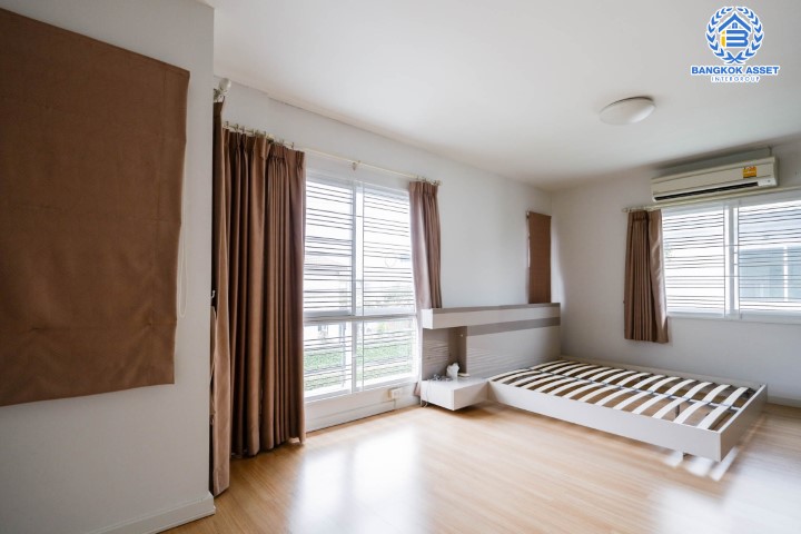 บ้านเดี่ยวมือสองนนทบุรี ม.พฤกษ์ลดา บางใหญ่2 เนื้อที่มากถึง 50 ตร.ว. ฟังก์ชัน 3 ห้องนอน 2 ห้องน้ำ 1 ที่จอดรถ บ้านสภาพใหม่พร้อมเข้าอยู่ ทำเลเดินทางสะดวก เชื่อมต่อถ.กาญจนาภิเษก เพียง 10 นาทีถึงรถไฟฟ้าสายสีม่วง "สถานีคลองบางไผ่" ใกล้ทางด่วน "กาญจนาภิเษก"